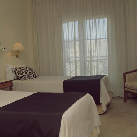 Howard Johnson Hotel 9 De Julio Avenue Буенос Айрес Екстериор снимка
