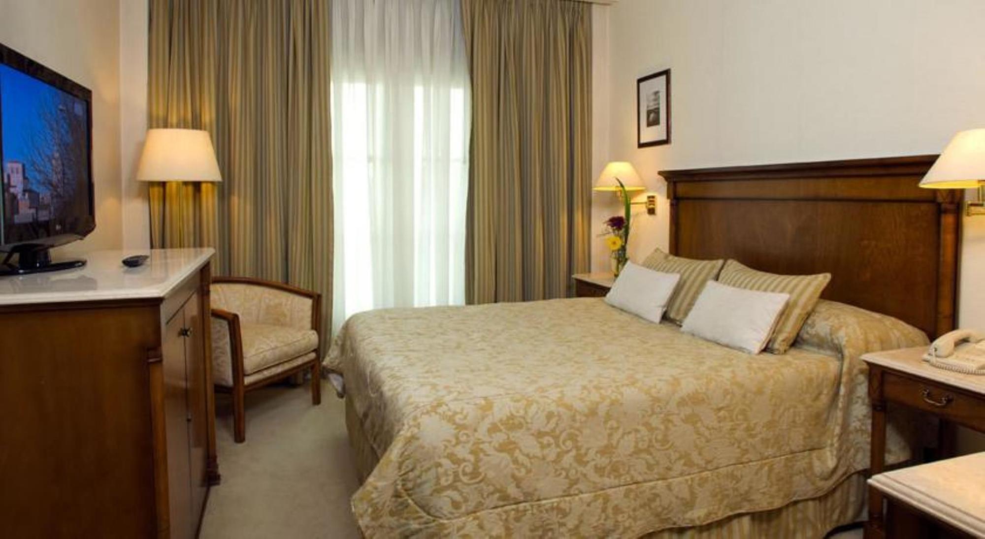 Howard Johnson Hotel 9 De Julio Avenue Буенос Айрес Екстериор снимка