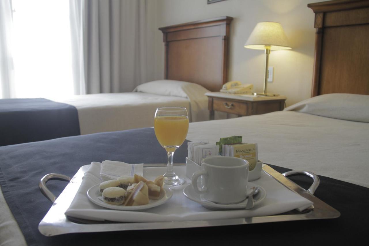 Howard Johnson Hotel 9 De Julio Avenue Буенос Айрес Екстериор снимка