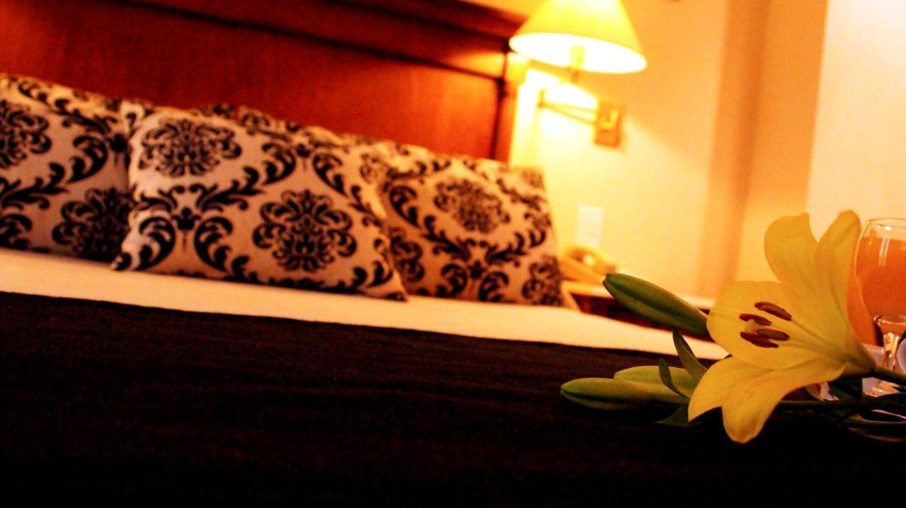 Howard Johnson Hotel 9 De Julio Avenue Буенос Айрес Екстериор снимка